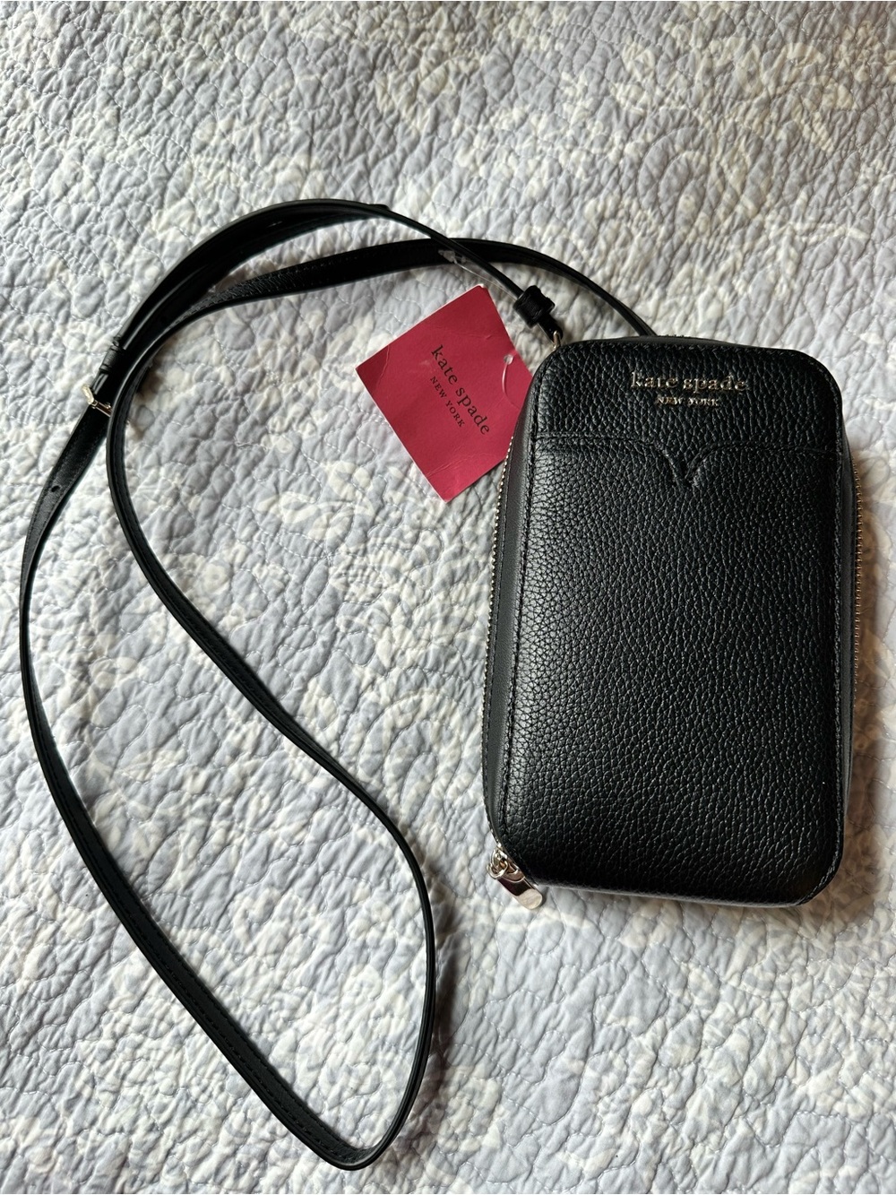 NWT kate spade Black Pebbled Leather Crossbody Phone Pouch /wallet /purse
